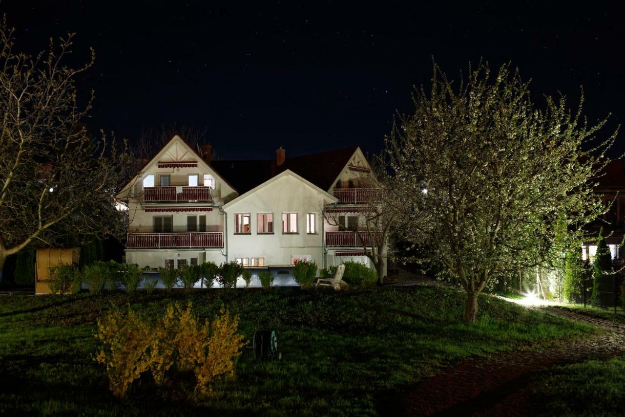 Villa Astoria Balatongyorok Exterior photo